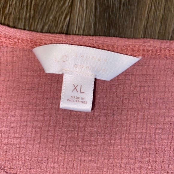 Lauren Conrad size XL cold shoulder top - Picture 5 of 5